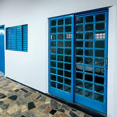 Pousada Roosevelt Suite 01 - Pousada Central Prox Rodoviaria E Dist Industrial Uberlândia Exteriör bild
