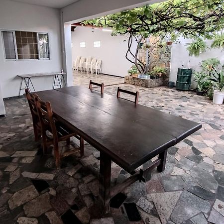 Pousada Roosevelt Suite 01 - Pousada Central Prox Rodoviaria E Dist Industrial Uberlândia Exteriör bild