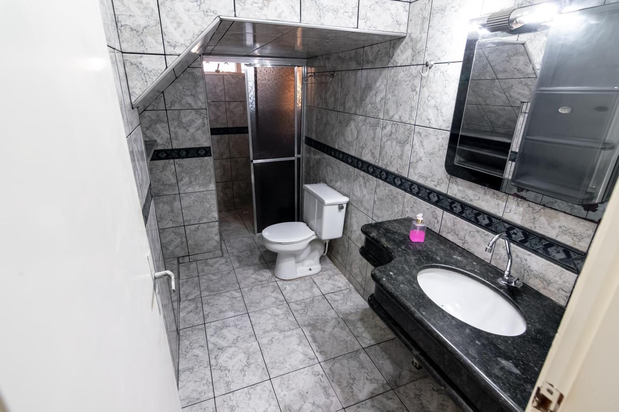Pousada Roosevelt Suite 01 - Pousada Central Prox Rodoviaria E Dist Industrial Uberlândia Exteriör bild