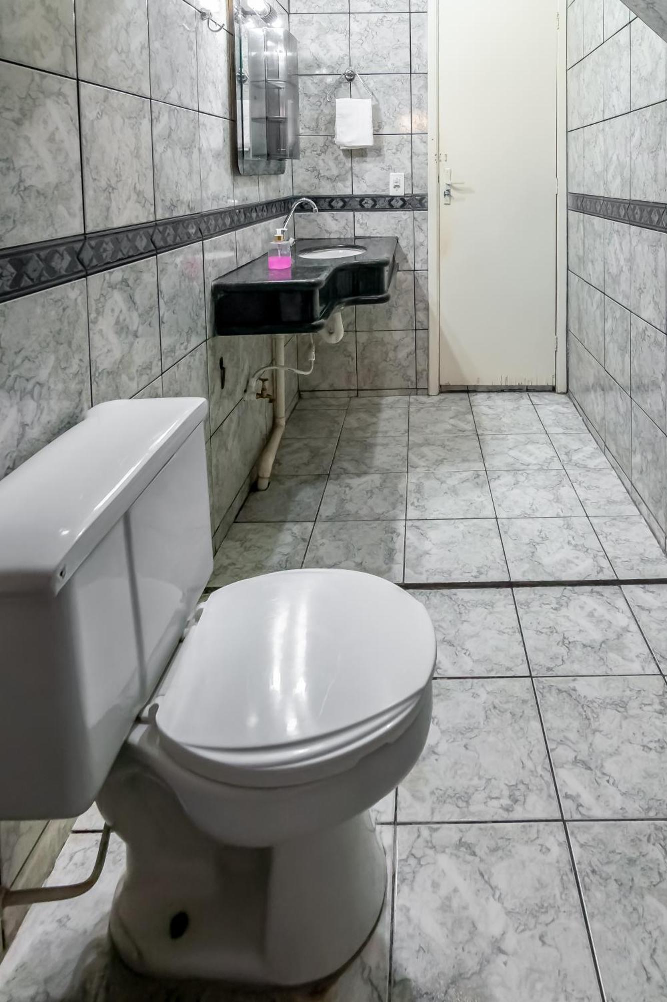 Pousada Roosevelt Suite 01 - Pousada Central Prox Rodoviaria E Dist Industrial Uberlândia Exteriör bild